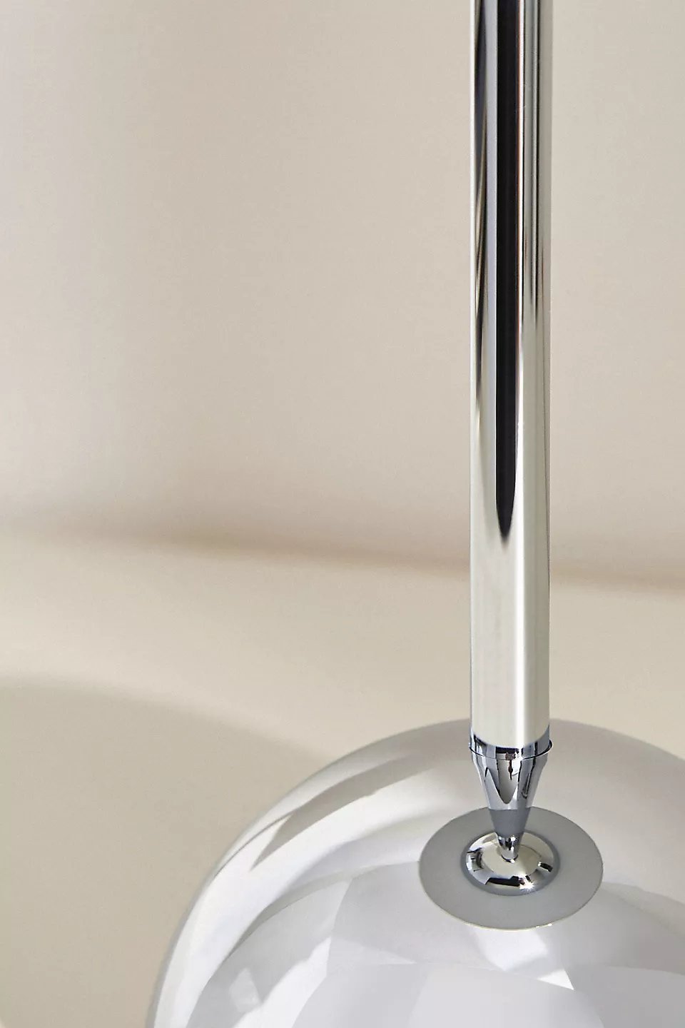 Flowerpot VP9 Cordless Metallic Table Lamp - Photo 4